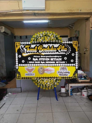 Papan Bunga di Banyuanyar Ampel