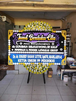 Papan Bunga di Banyuanyar Ampel